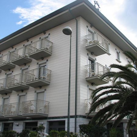 Hotel Smeraldo Lido di Camaiore Buitenkant foto