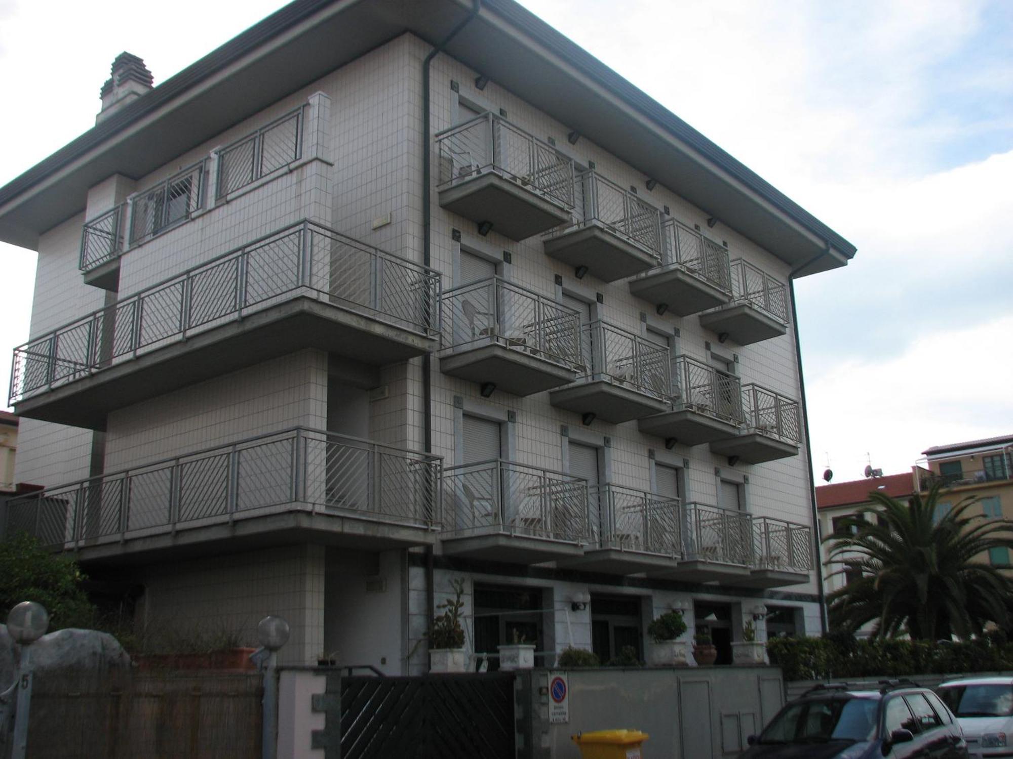 Hotel Smeraldo Lido di Camaiore Buitenkant foto