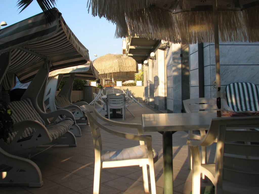 Hotel Smeraldo Lido di Camaiore Buitenkant foto