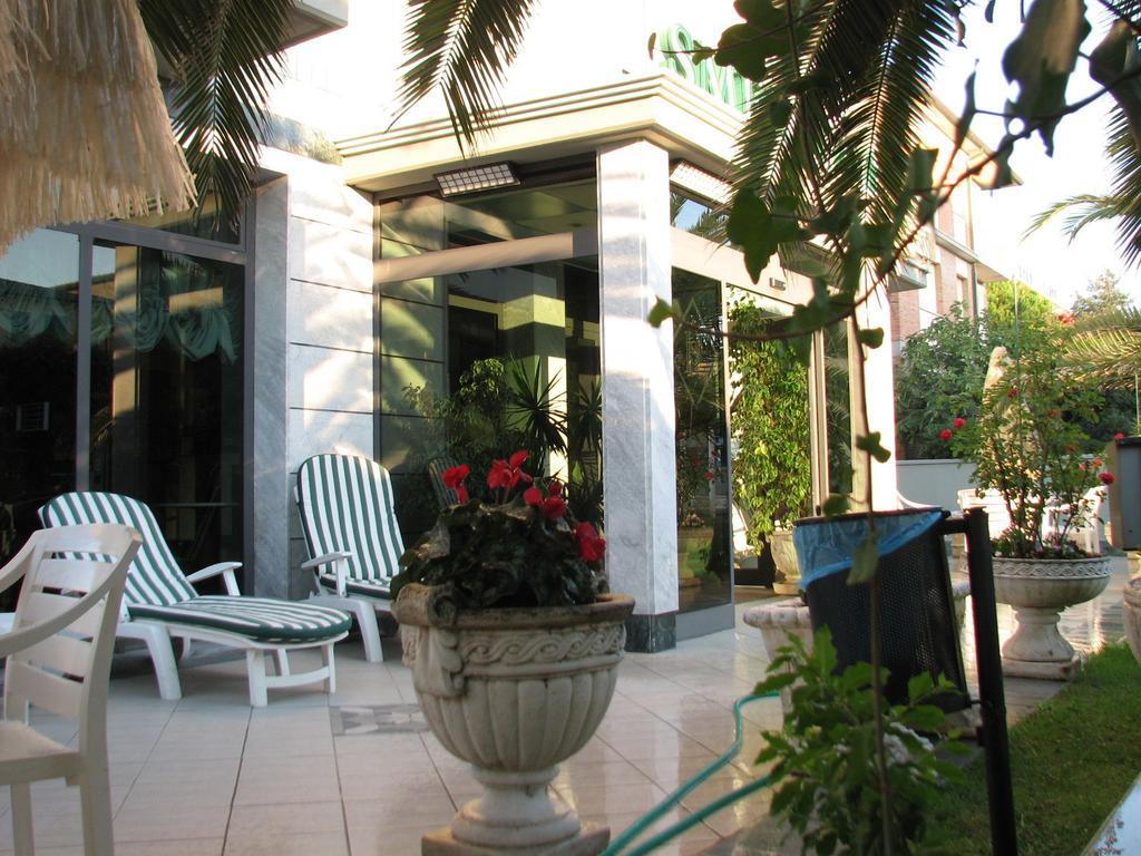 Hotel Smeraldo Lido di Camaiore Buitenkant foto
