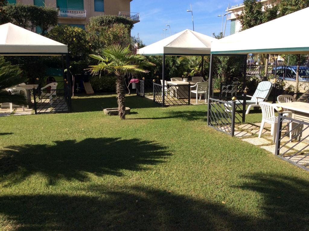 Hotel Smeraldo Lido di Camaiore Buitenkant foto