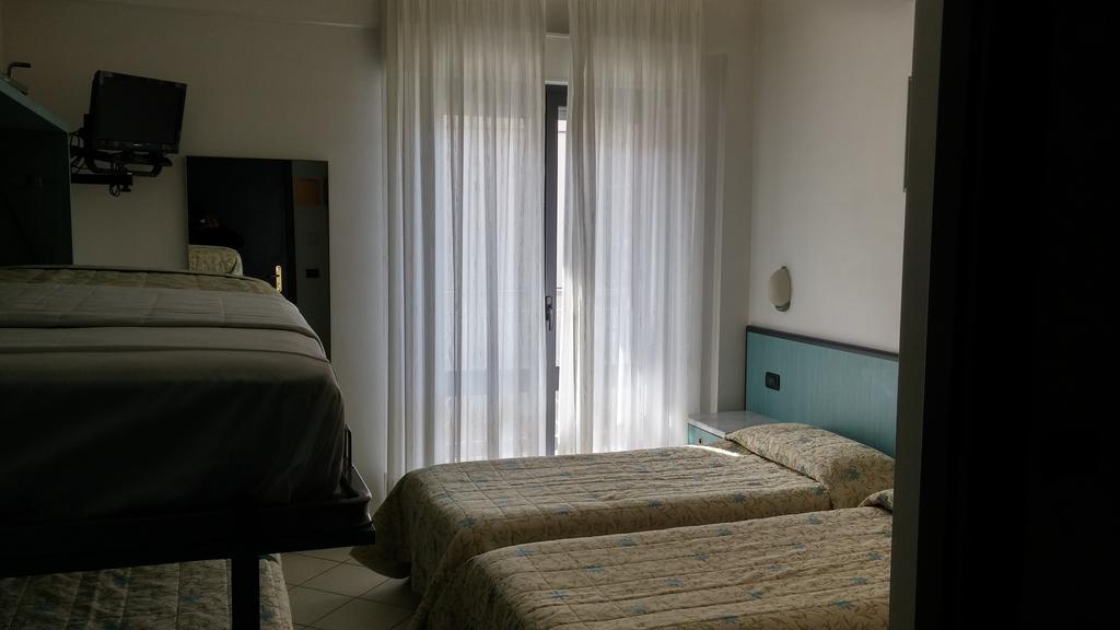 Hotel Smeraldo Lido di Camaiore Buitenkant foto