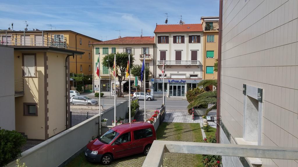 Hotel Smeraldo Lido di Camaiore Buitenkant foto